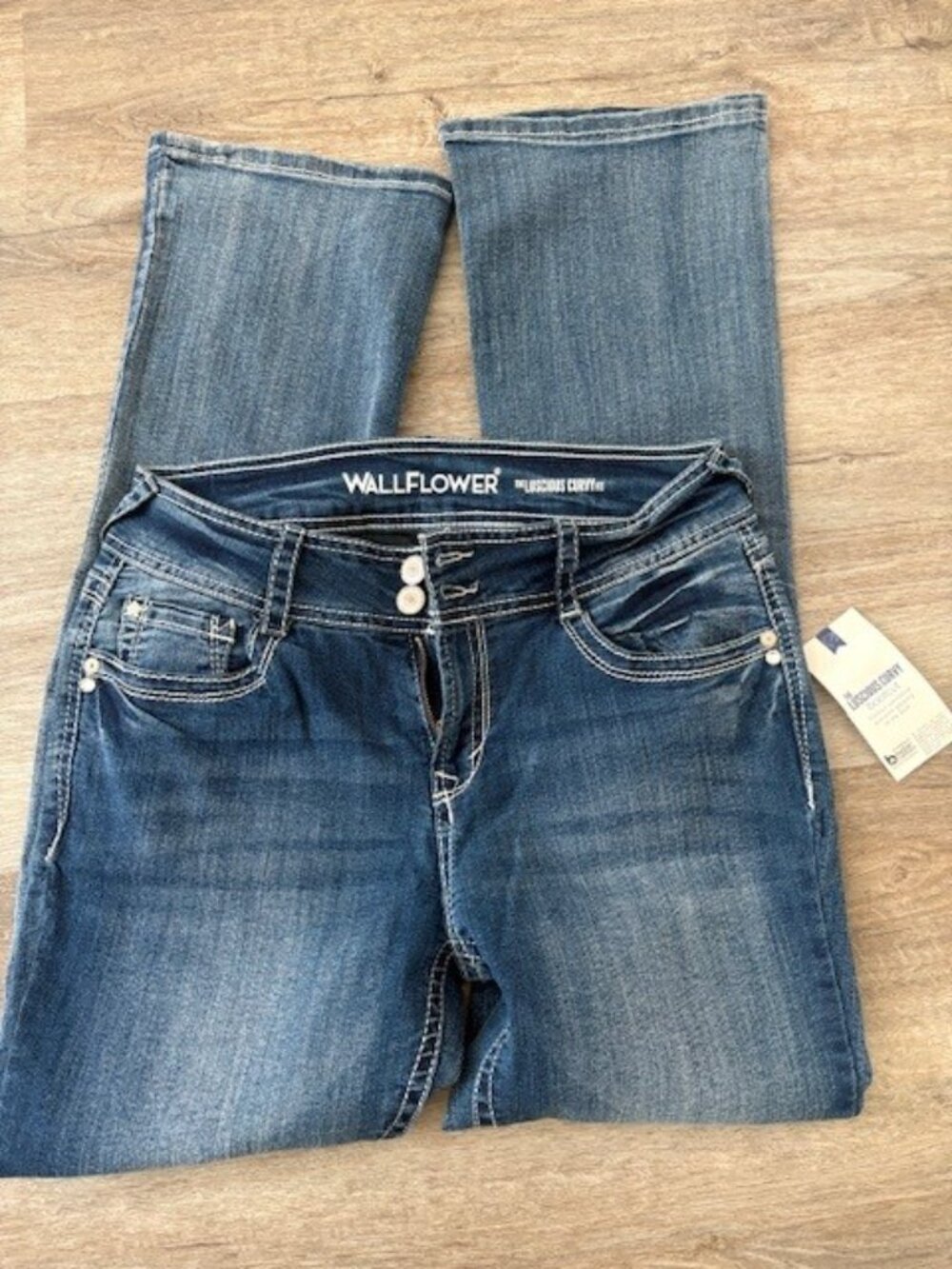 NWT - Wallflower Bootcut Jeans